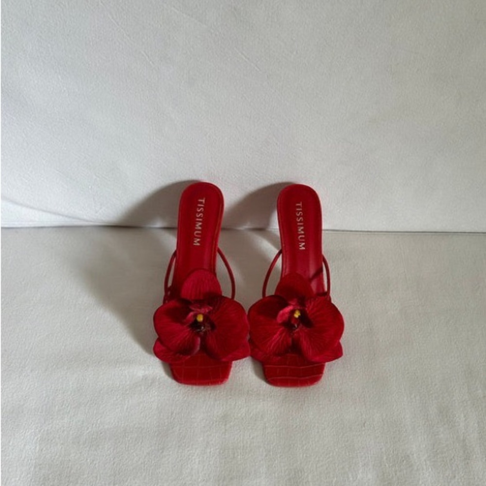 Tissimum Red Orchid Heel sz US 11